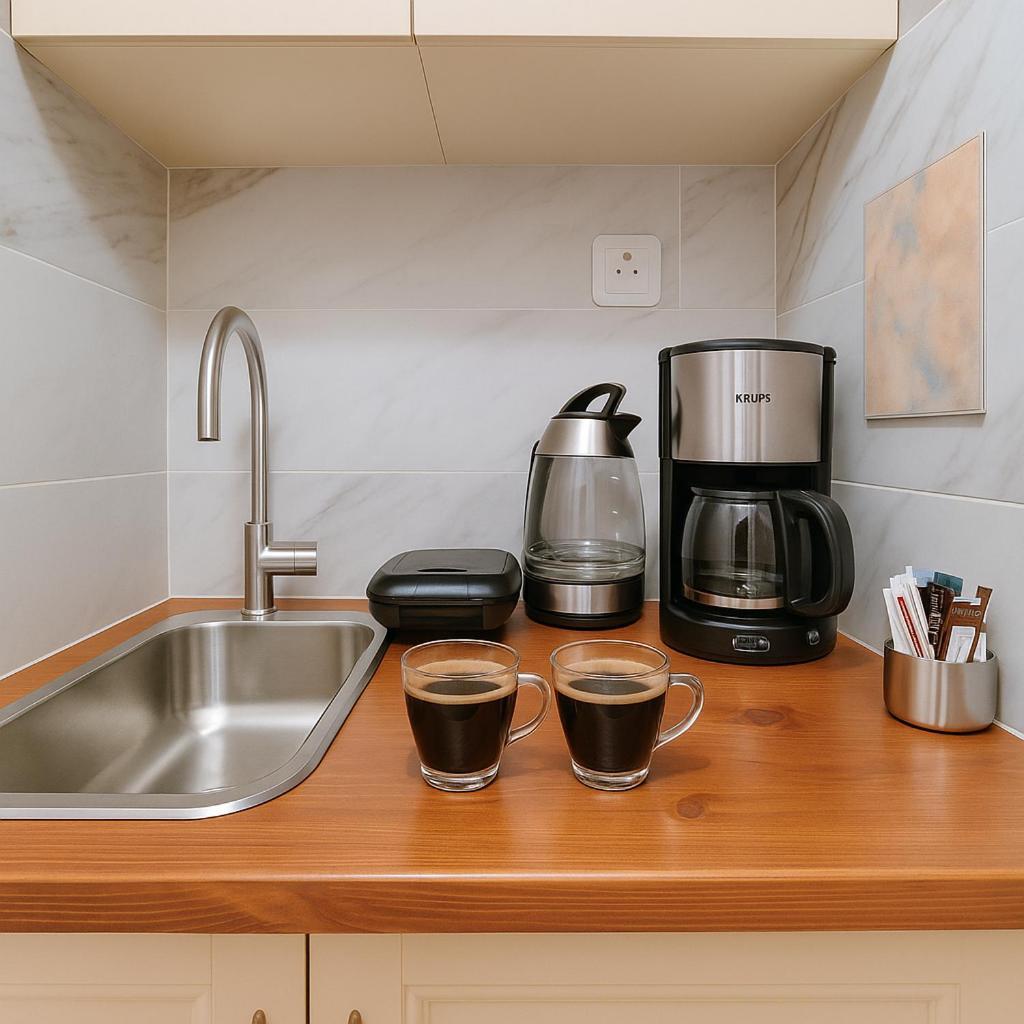 Stylish, Comfy Suite In The Heart Of Атина Екстериор снимка