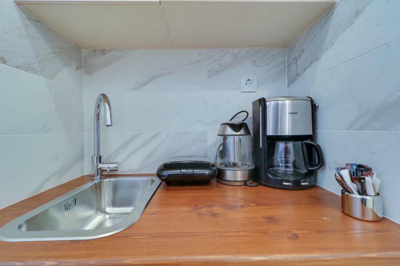 Stylish, Comfy Suite In The Heart Of Атина Екстериор снимка