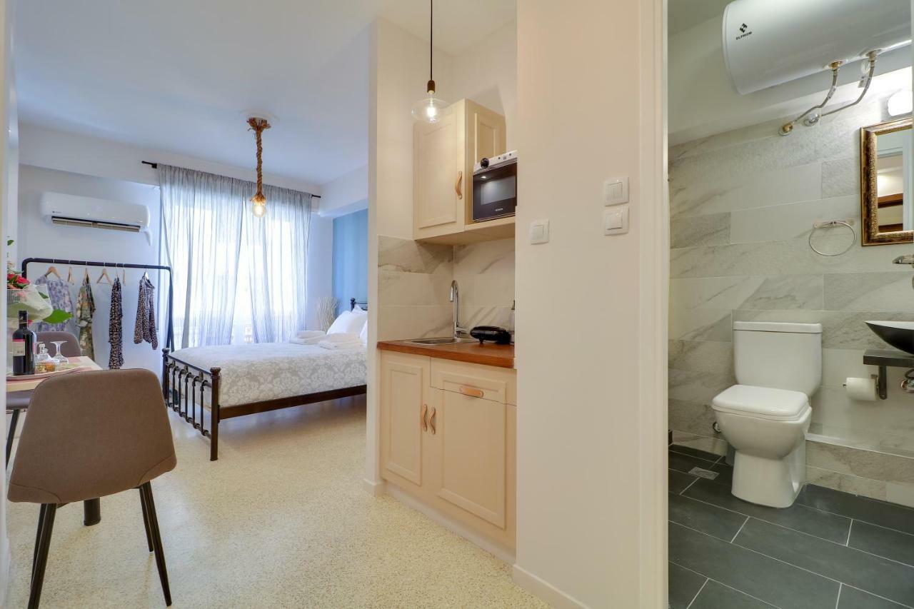 Stylish, Comfy Suite In The Heart Of Атина Екстериор снимка